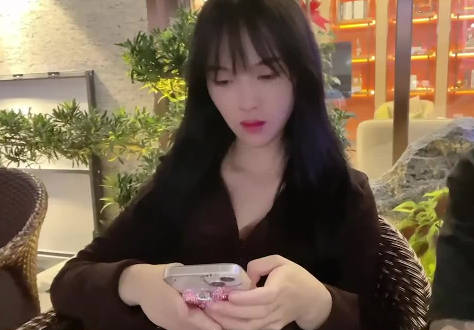 萝莉社.粘人小妖精让男友无从招架只能起来干-半雪